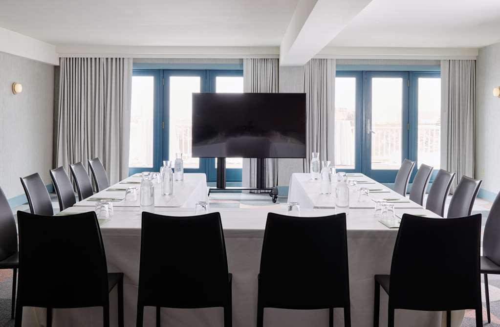 Wayfinder Newport Hotel Kemudahan gambar