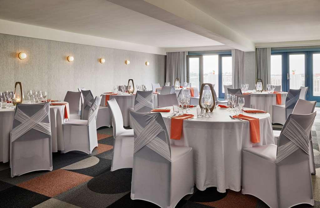 Wayfinder Newport Hotel Kemudahan gambar