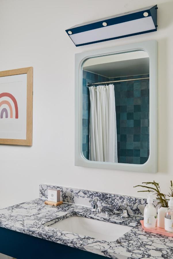 Wayfinder Newport Hotel Luaran gambar