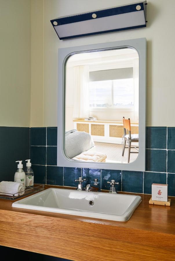 Wayfinder Newport Hotel Luaran gambar